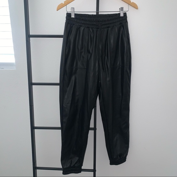 BCBGeneration Jogger in Black - Picture 5 of 6